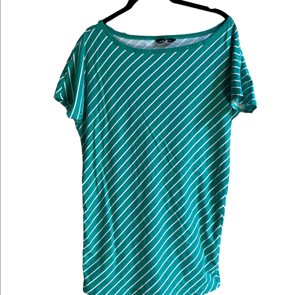 Moda International green white short sleeve tshirt